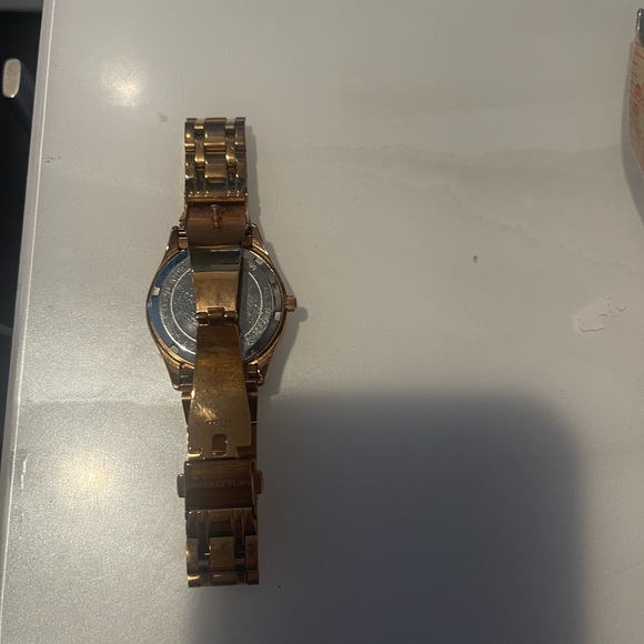 Michael Kors rose gold watch with faux diamond face - Picture 4 of 6